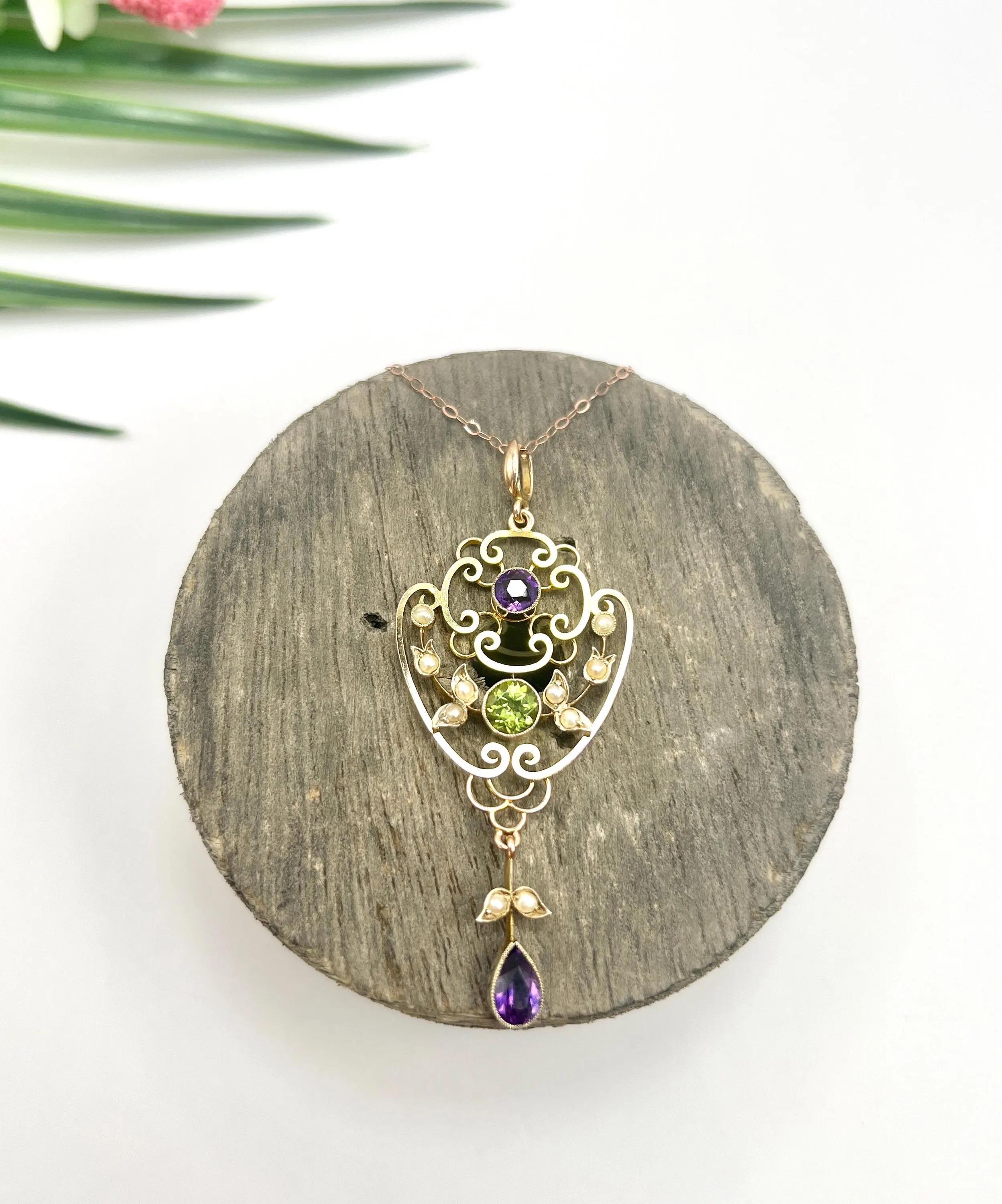 9ct Gold, Edwardian Amethyst, Peridot & Seed Pearl Suffragette Anhänger Halskette im Angebot 2