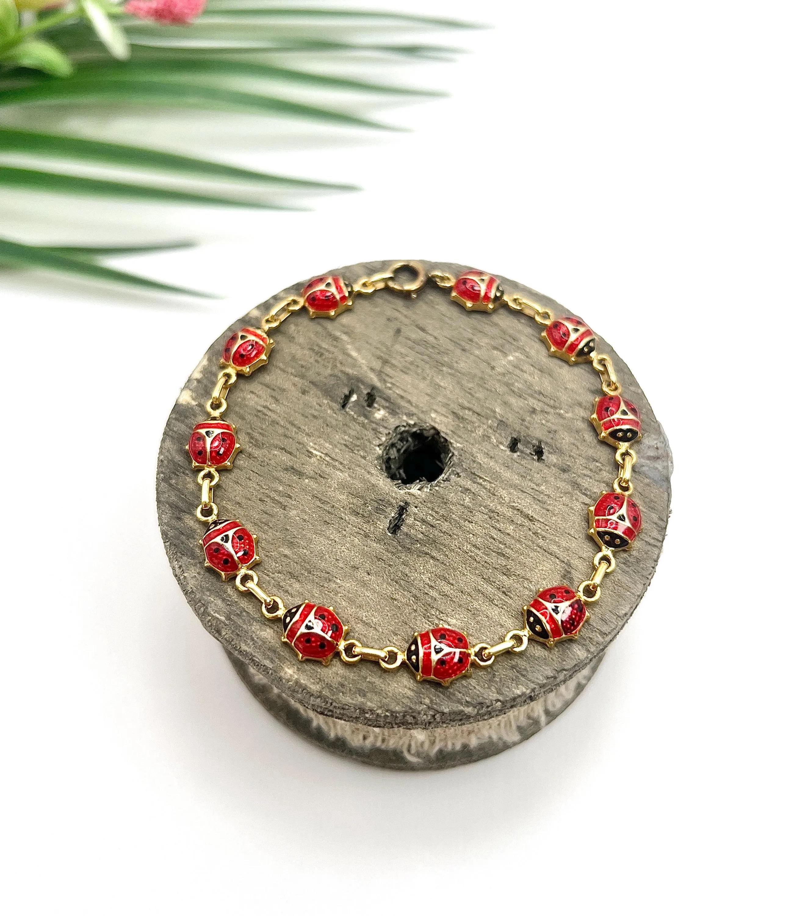 Vintage 14ct Gold Bright Coloured Red & Back Enamel Ladybird / Ladybug Bracelet en vente 4