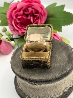 Antique 9ct Rose Gold, Shield Shaped Signet Ring Hallmarked Chester 1908