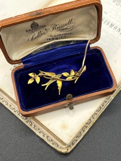 Spilla antica a forma di rondine in oro giallo 15 carati, con perle e turchesi in stile vittoriano