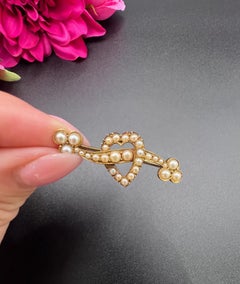 Antique 15ct Gold Edwardian Seed Pearl Sweetheart Brooch