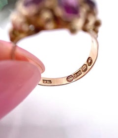 Anello antico in oro giallo 15 carati, in stile vittoriano, con granato almandino e perle a forma di margherita