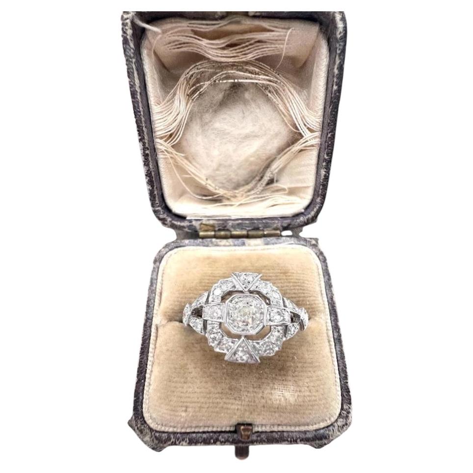 How do you identify antique jewelry?