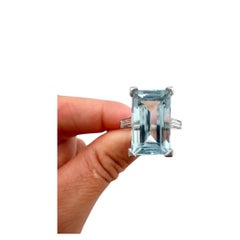 Cocktailring im Vintage-Stil aus Platin mit Aquamarin und Baguette-Diamanten aus den 1940er Jahren
