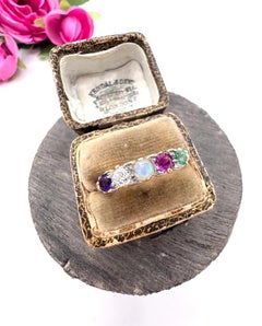 Anello antico in oro 18 carati, in stile vittoriano, con ametista, diamanti, opale, rubino e smeraldo