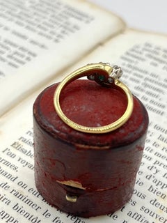 Bague « trilogy » vintage en or 18 carats, avec émeraudes et diamants, de style « crossover », poinçonnée à Londres