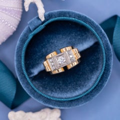 Vintage 18 karat solid gold tank ring set with natural authentic diamonds