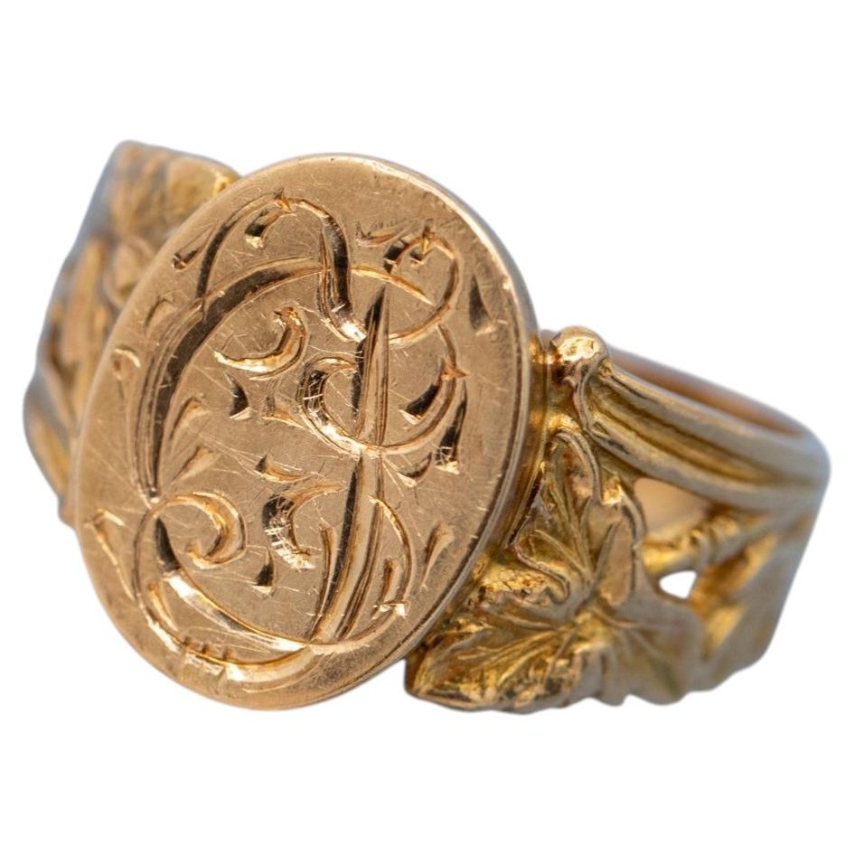 Bague-sceau ancienne en or jaune 18 carats, gravée à la main des lettres « I » et « C », avec un anneau orné de motifs floraux