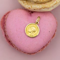 Small 18K solid gold Jesus medal pendant, Vintage Catholic charm Dio Ti Protegga