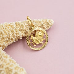 Vintage zodiac charm - 18 karat solid yellow gold Leo star sign Italian pendant