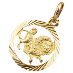 Vintage zodiac charm - 18 karat solid yellow gold Leo star sign Italian pendant