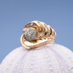 Vintage 18 karat solid gold tank ring set with natural authentic diamonds
