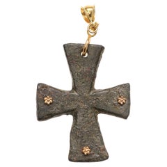 Croix byzantine avec accents en bronze 21 carats (pendant uniquement)