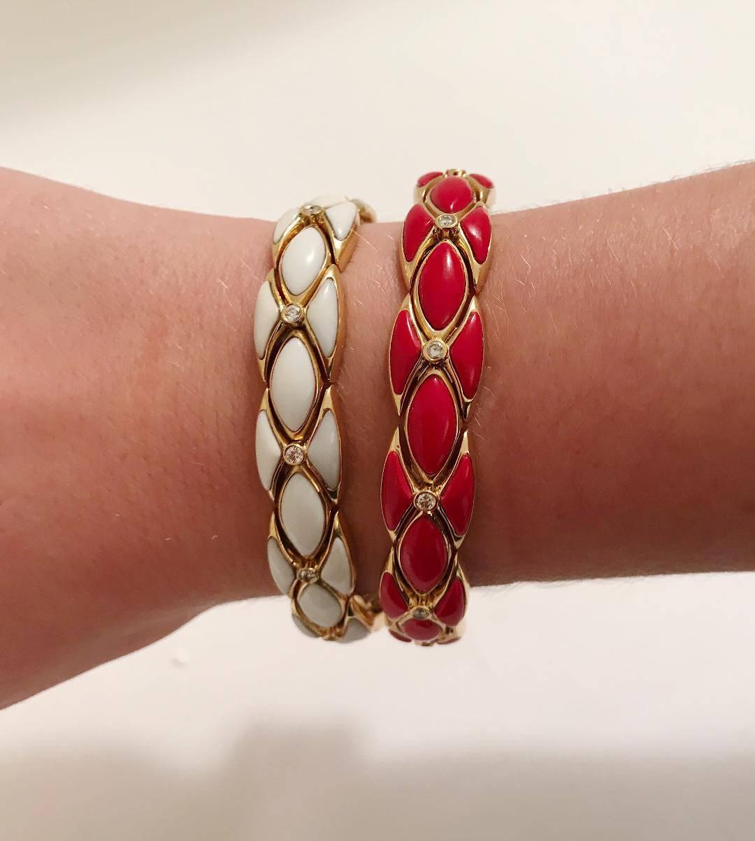 Modern Yellow Gold Cuff Bracelet with Coral Resin and Diamonds For Sale