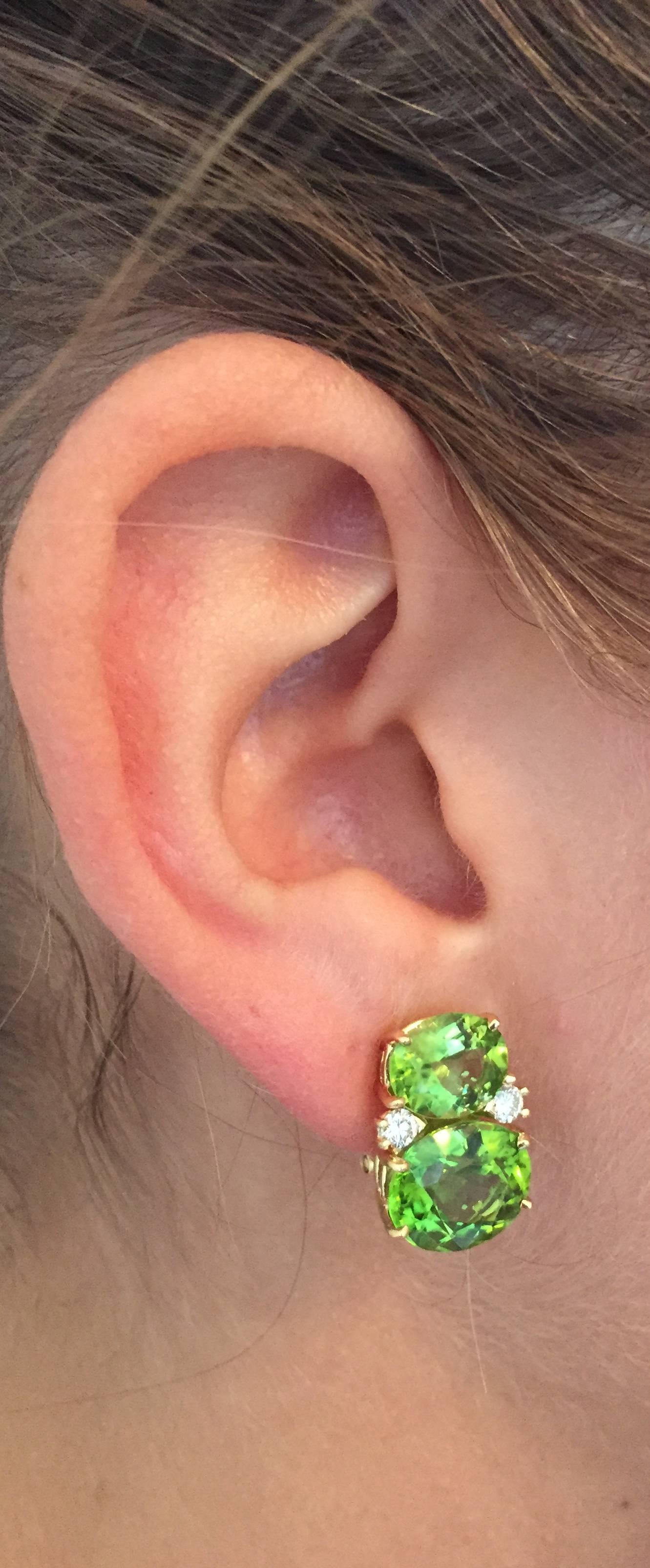 Boucles d'oreilles moyennes GUM DROPTM avec topaze rose, améthyste cabochon et diamants en vente 2