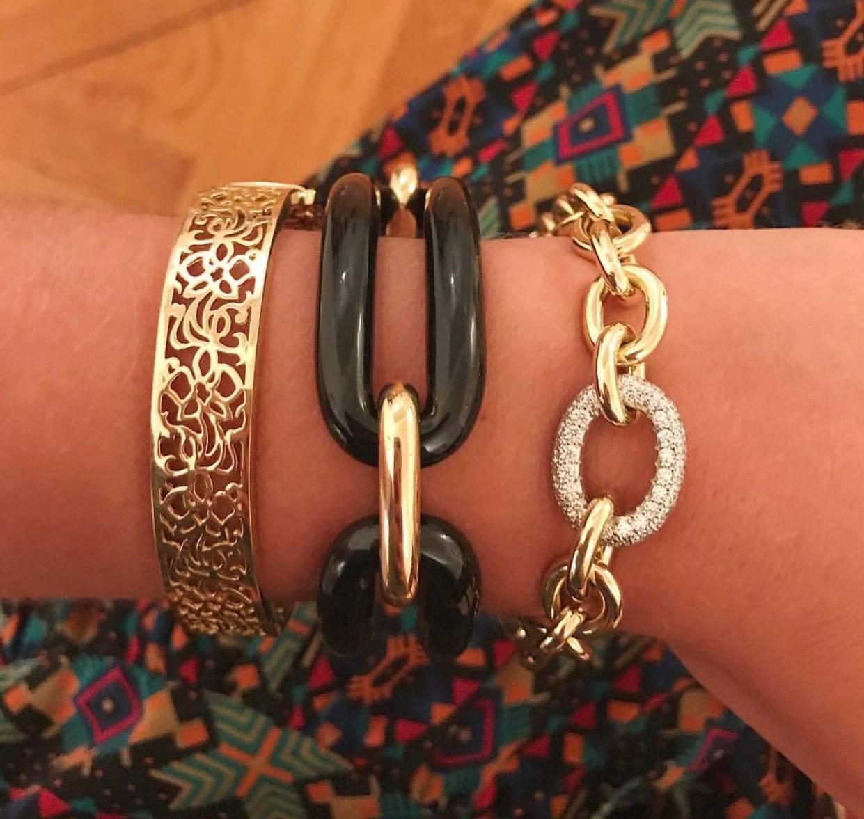 Yellow Gold and Onyx Link Bracelet In New Condition For Sale In New York, NY