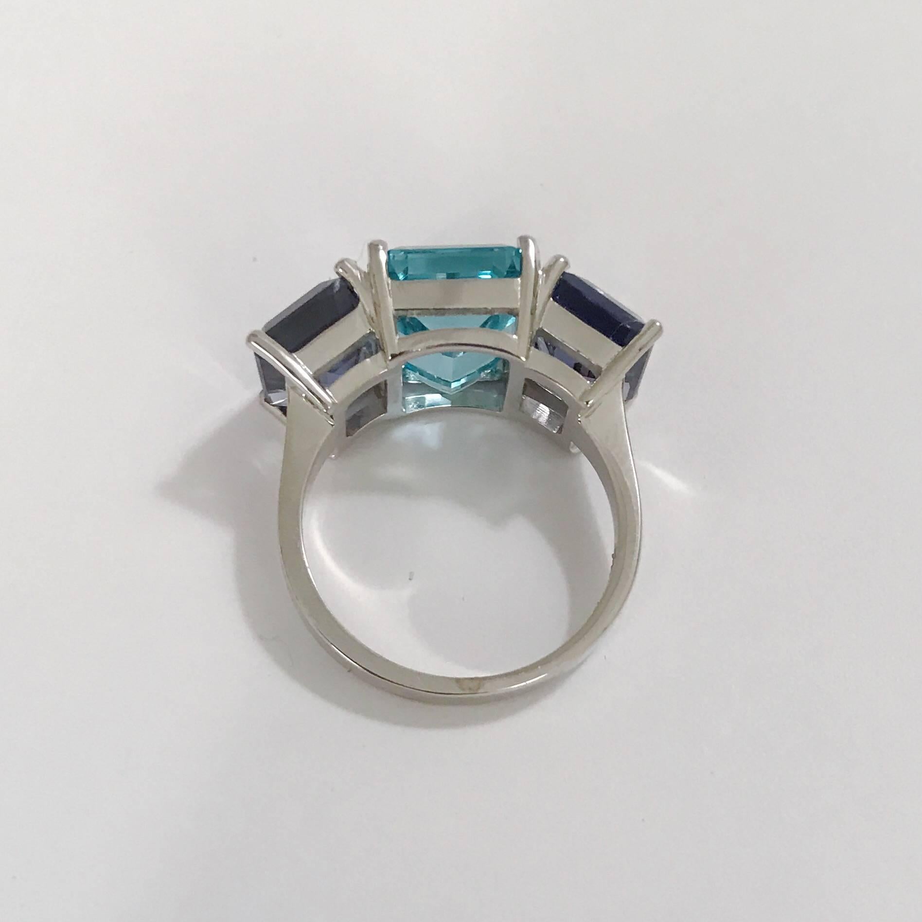 18kt White Gold Three Stone Emerald Cut Ring with Blue Topaz and Iolite In New Condition For Sale In New York, NY