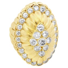 Anello a cupola ovale con diamante Van Cleef & Arpels 18 carati