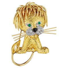 Van Cleef & Arpels Paris Vintage Diamond Emerald Gold Large Lion Brooch
