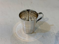 Vintage Tiffany & Co. Taza en miniatura para bebés de plata de ley de Makers