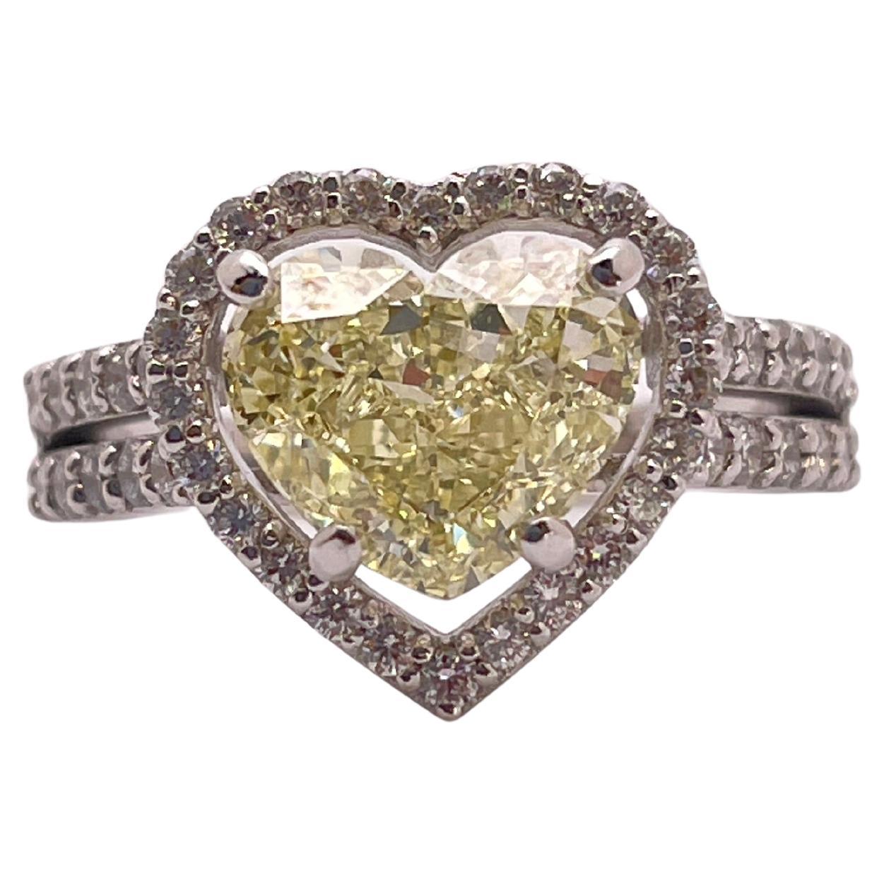 GIA-zertifizierter 2,61 Karat natürlicher Fancy Gelber Herz-Diamant 18K Verlobungsring