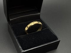 Tiffany & Co. Paloma Picasso – Ehering aus 18-karätigem Gelbgold mit geriffelter Oberfläche