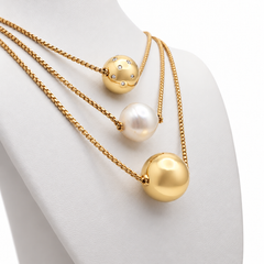 David Yurman Solari Halskette aus 18-karätigem Gelbgold mit dreisträngiger Perlen- und Diamantkugel