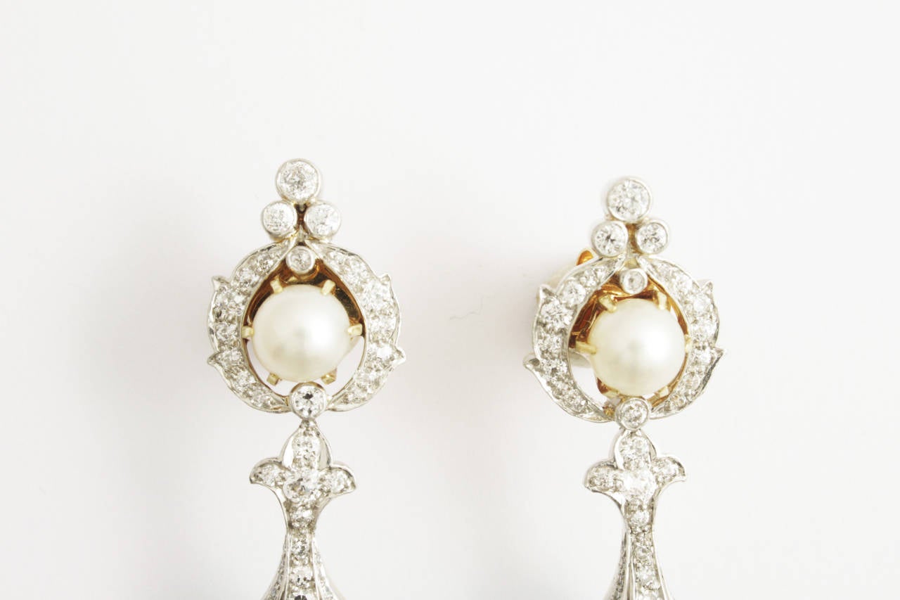 Important Natural Pearl Emerald Diamond Platinum Earrings In Good Condition In New York, NY
