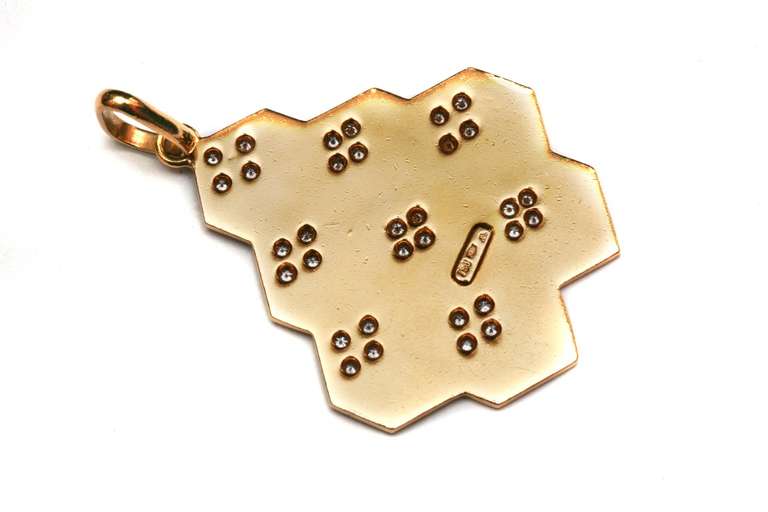 Colgante italiano de oro esmaltado con diamantes en Excelente estado para la venta en New York, NY