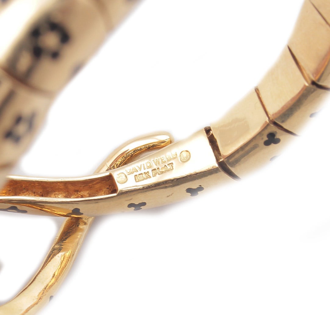 David Webb Bracelet tigre inhabituel en or avec émeraudes et diamants en vente 1