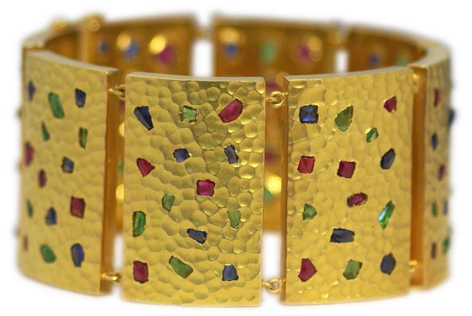 Gem-Set Hammered Gold Link Bracelet  In Excellent Condition In New York, NY