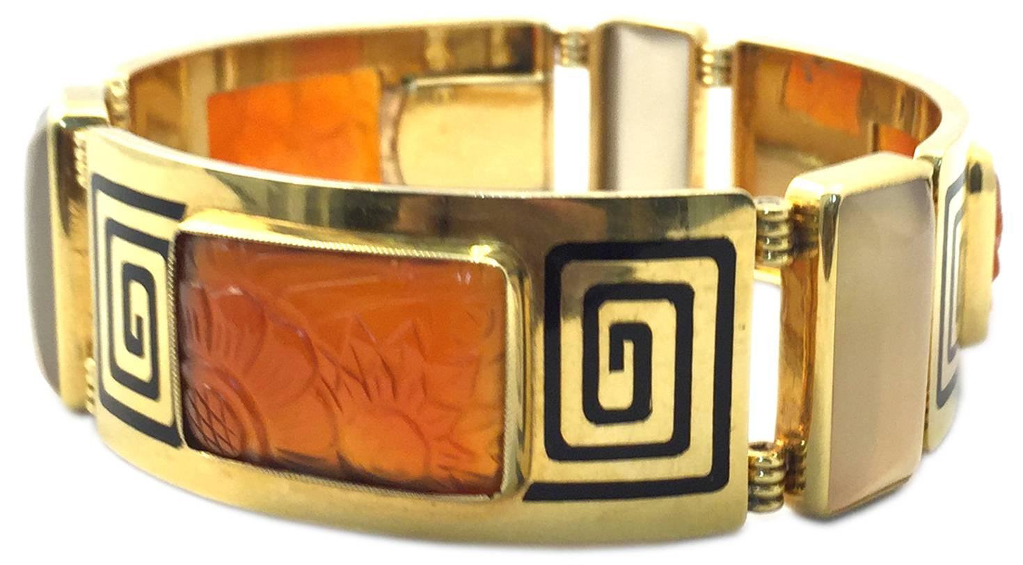 French Art Deco Carnelian Agate Black Enamel Gold Bracelet  In Excellent Condition For Sale In New York, NY
