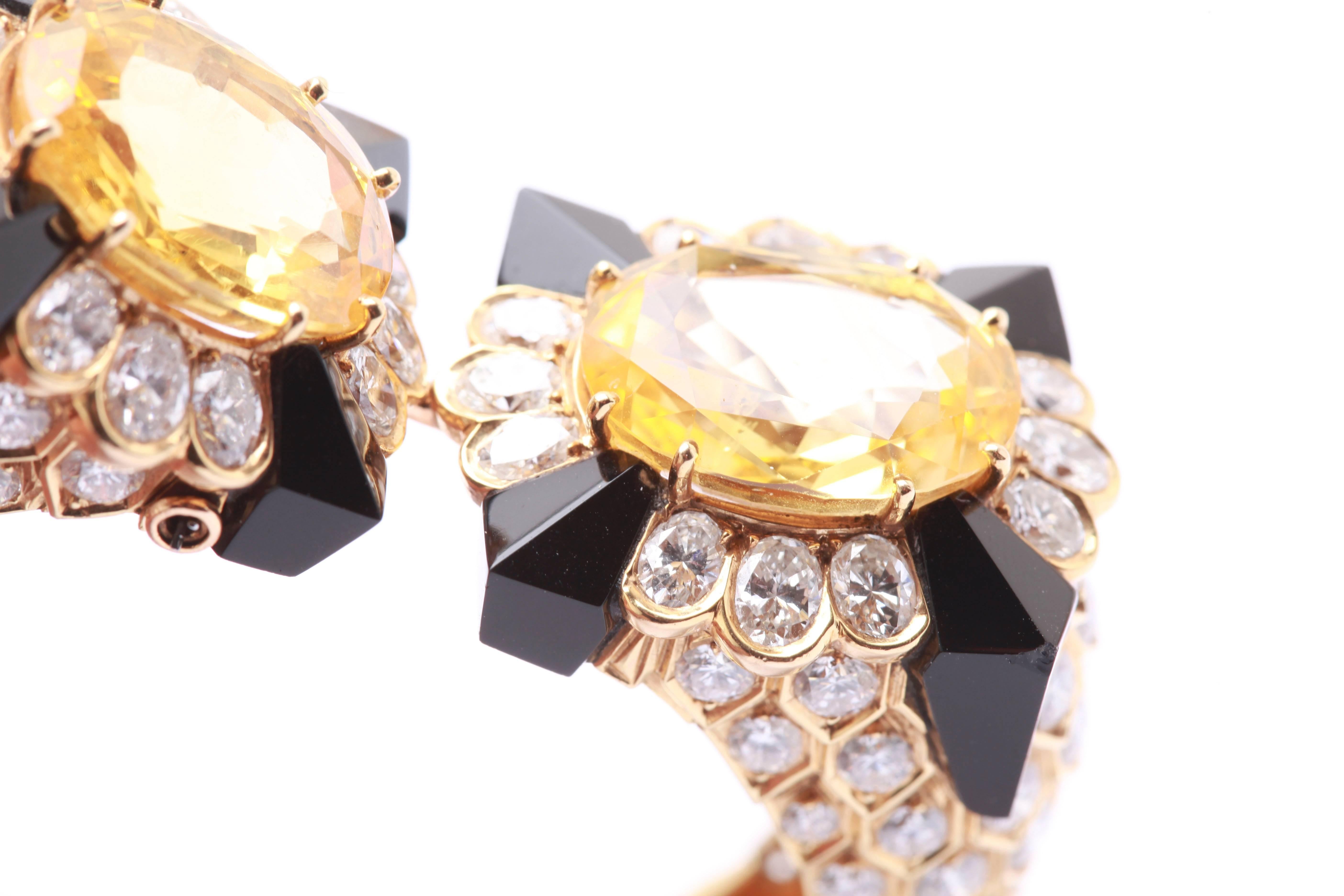 Superb 1970s Fred Paris  Onyx Sapphire Diamond Gold Cuff Bracelet 1