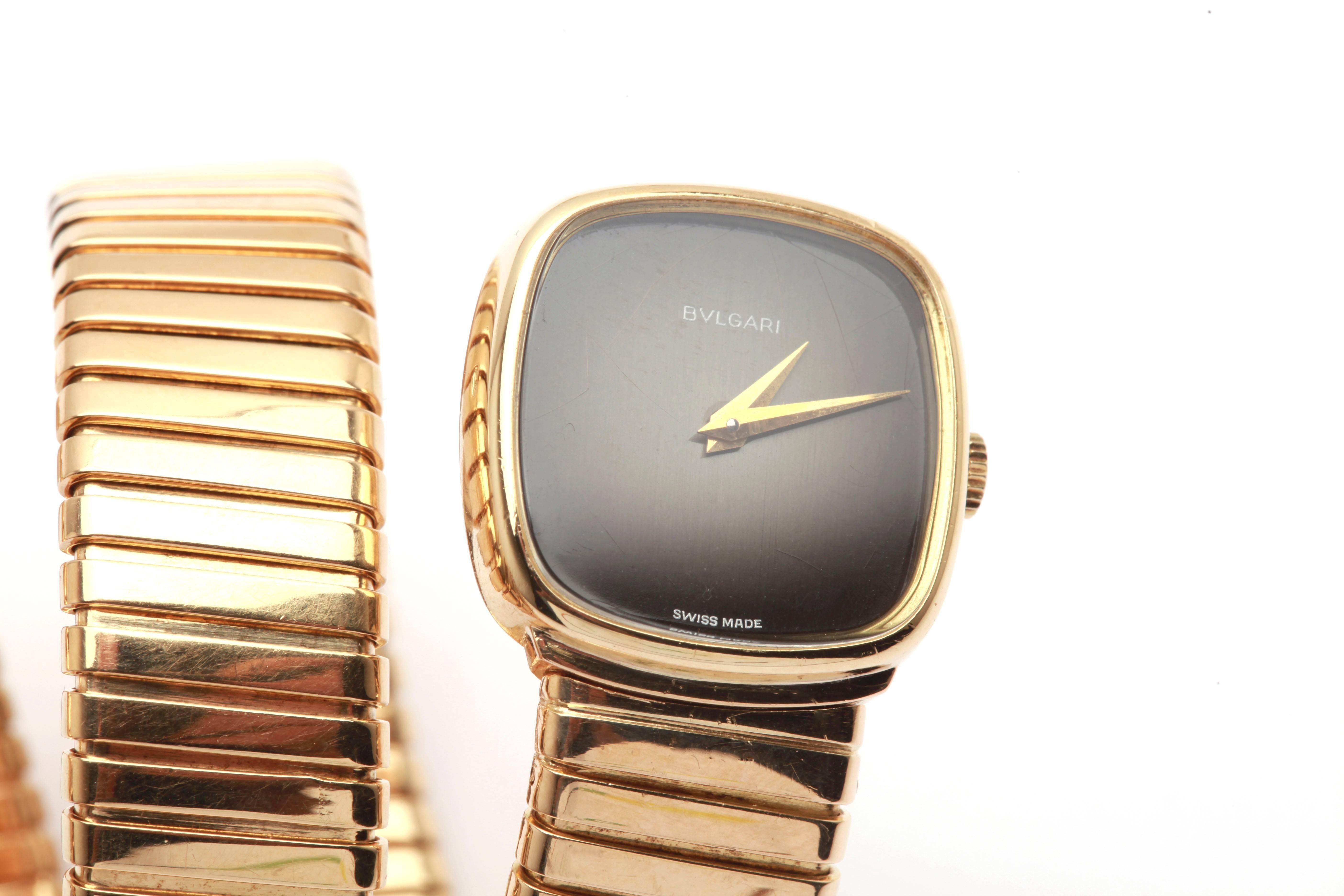 An 18kt yellow gold Tubogas lady’s wristwatch, with an original black dial. By Bulgari, circa 1970.
