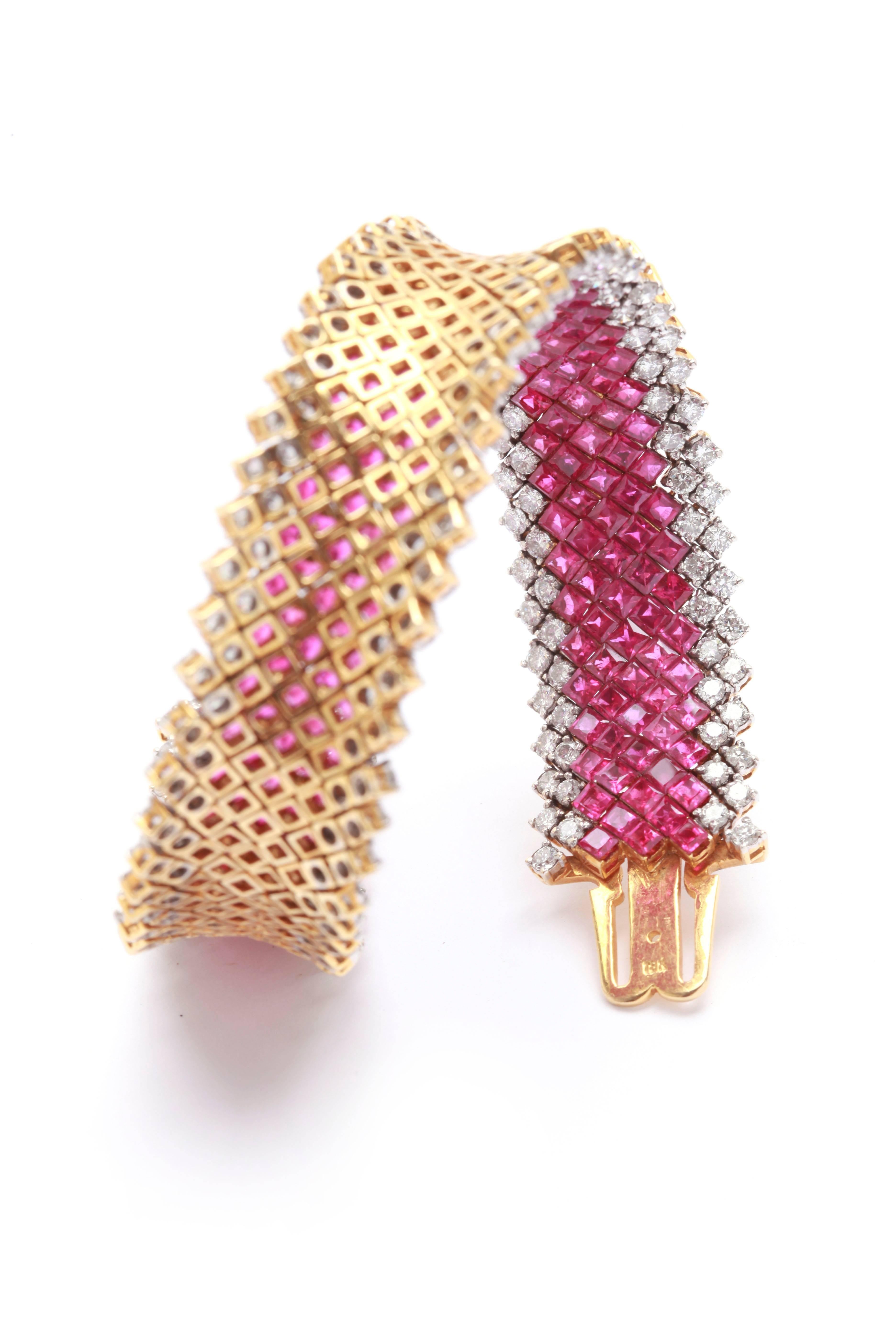 Extraordinary Flexible Ruby Diamond Bracelet  In Excellent Condition For Sale In New York, NY