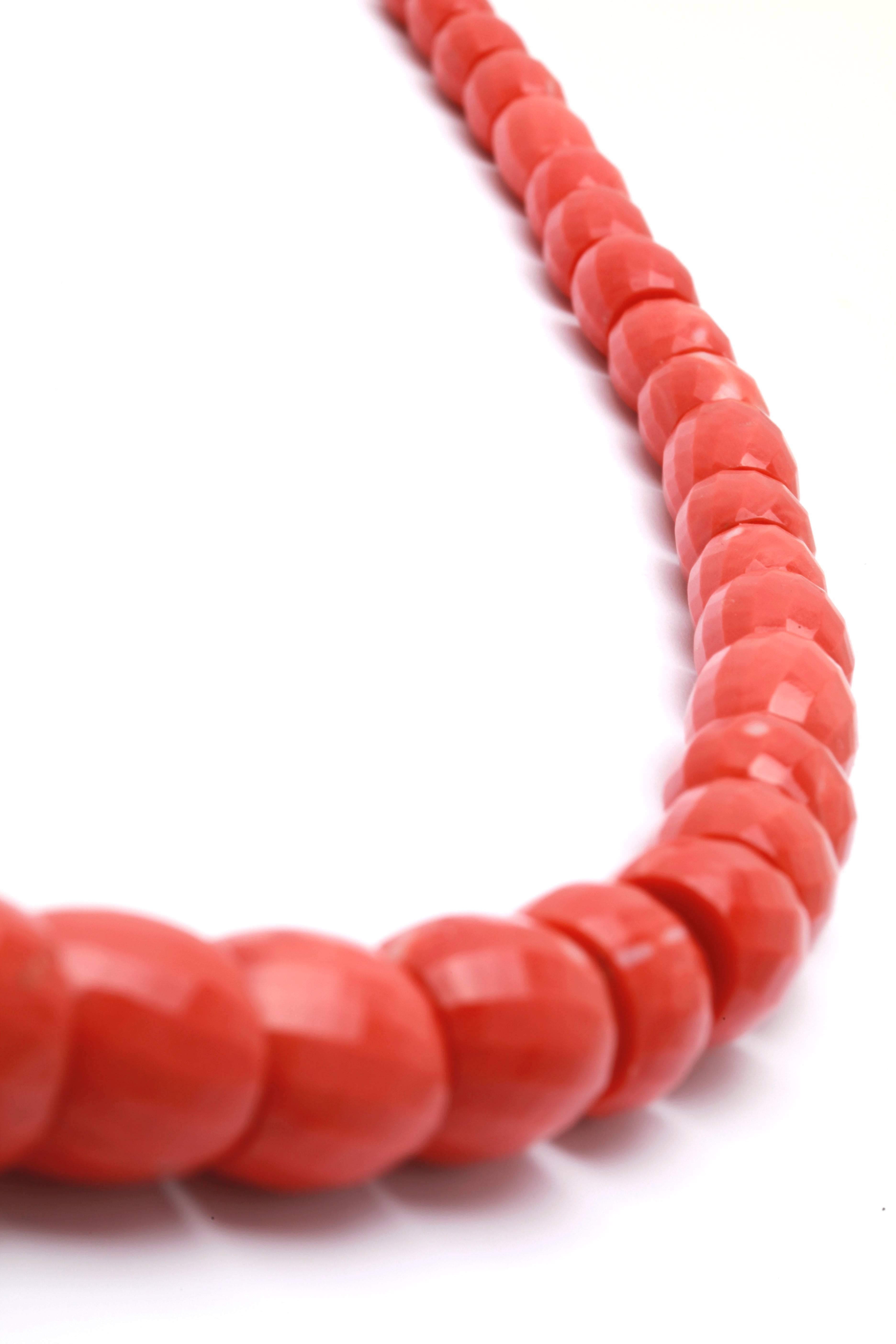 Sardinianische rote Korallenstrang-Halskette für Damen oder Herren im Angebot