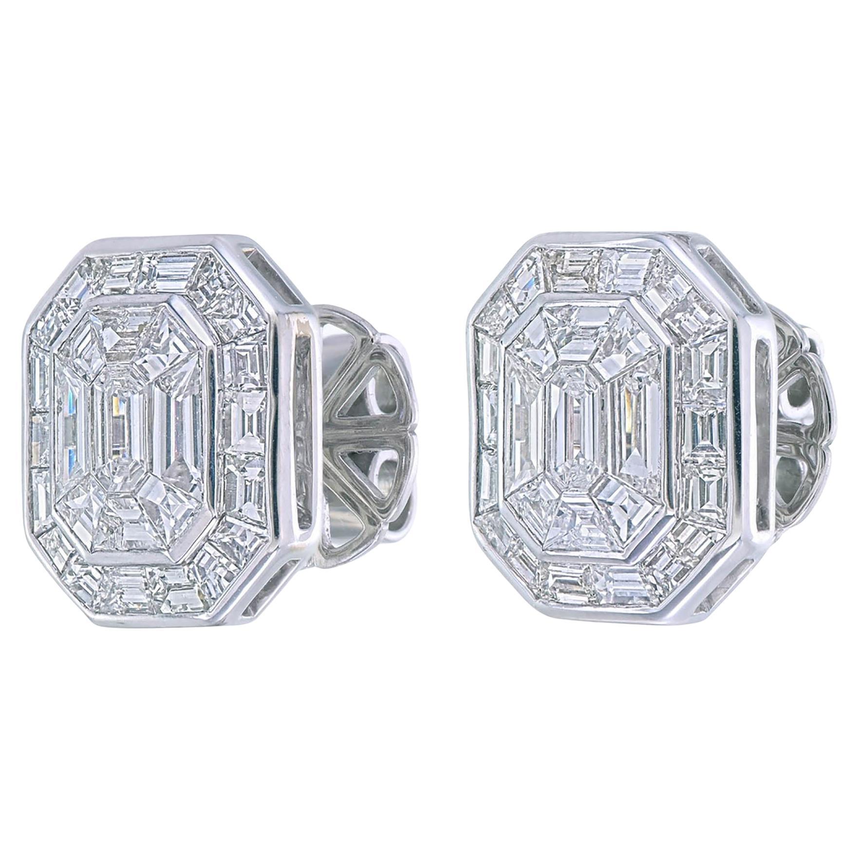 Elegantes pendientes de esmeralda ilusión de diamantes en oro de 18 quilates