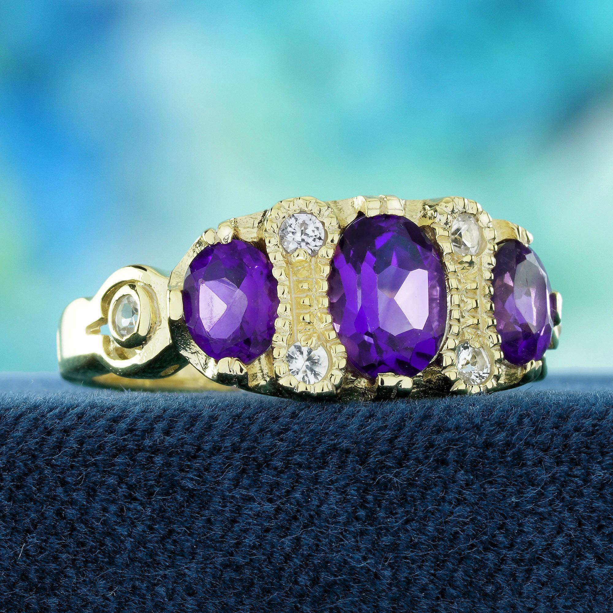 Édouardien Améthyste et saphir blanc Bague de style vintage en or jaune 9K massif en vente