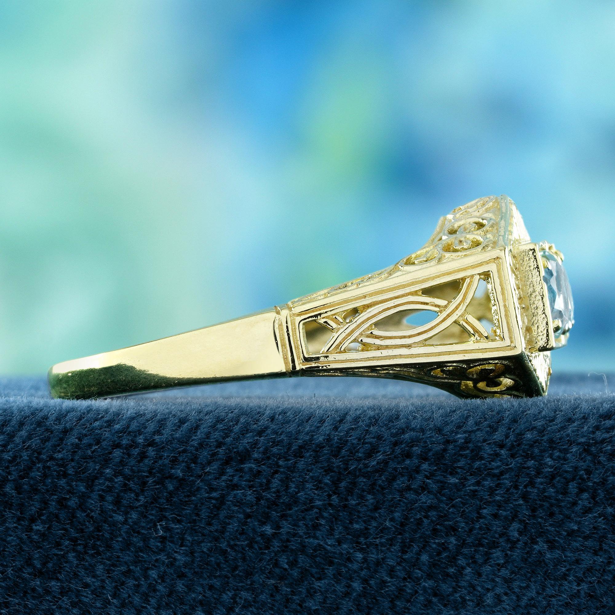Taille ronde Bague à deux pierres en or jaune 9K massif, style vintage, avec topaze bleue en vente