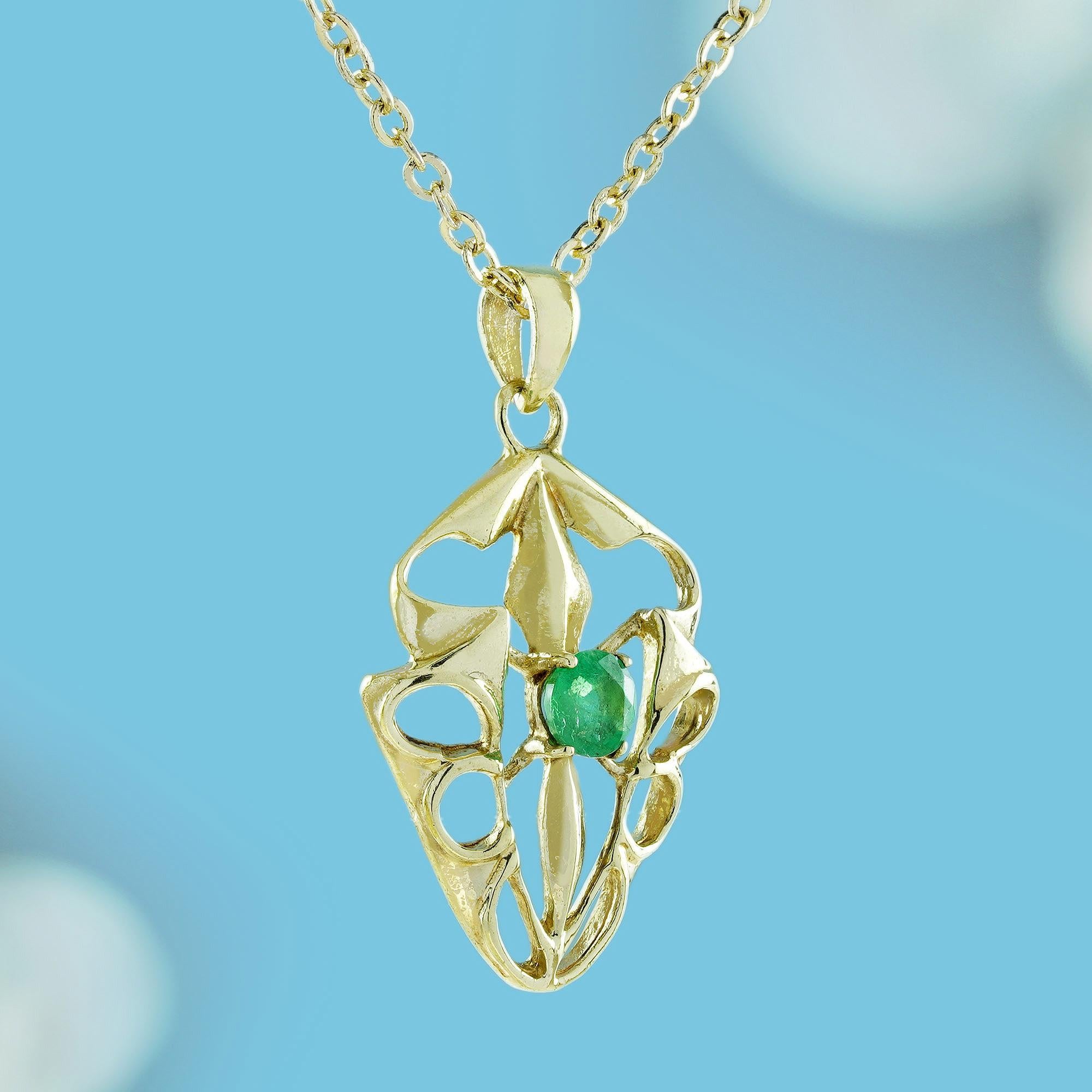 Édouardien Jaune 9K  Pendentif en or avec émeraude naturelle style vintage en vente