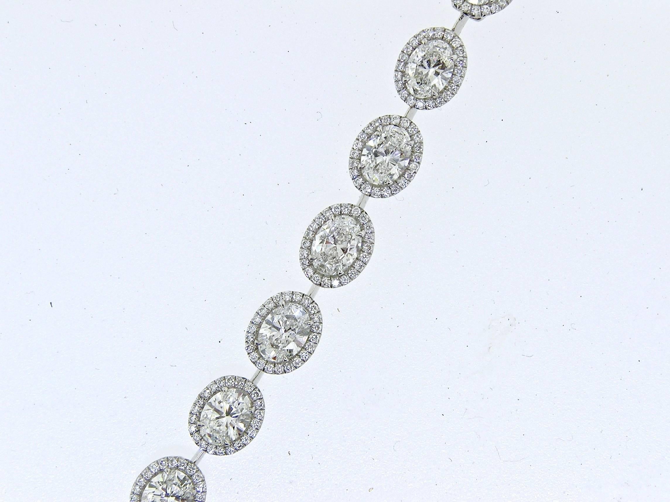 Contemporary Exquisite 10 Carat Oval Diamond Platinum Bracelet For Sale