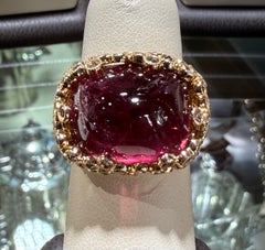 Grande rubellite pain de sucre rouge 18,38 carats et diamant cognac pour femmes Bague en or 14K