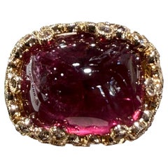 Grande rubellite pain de sucre rouge 18,38 carats et diamant cognac pour femmes Bague en or 14K