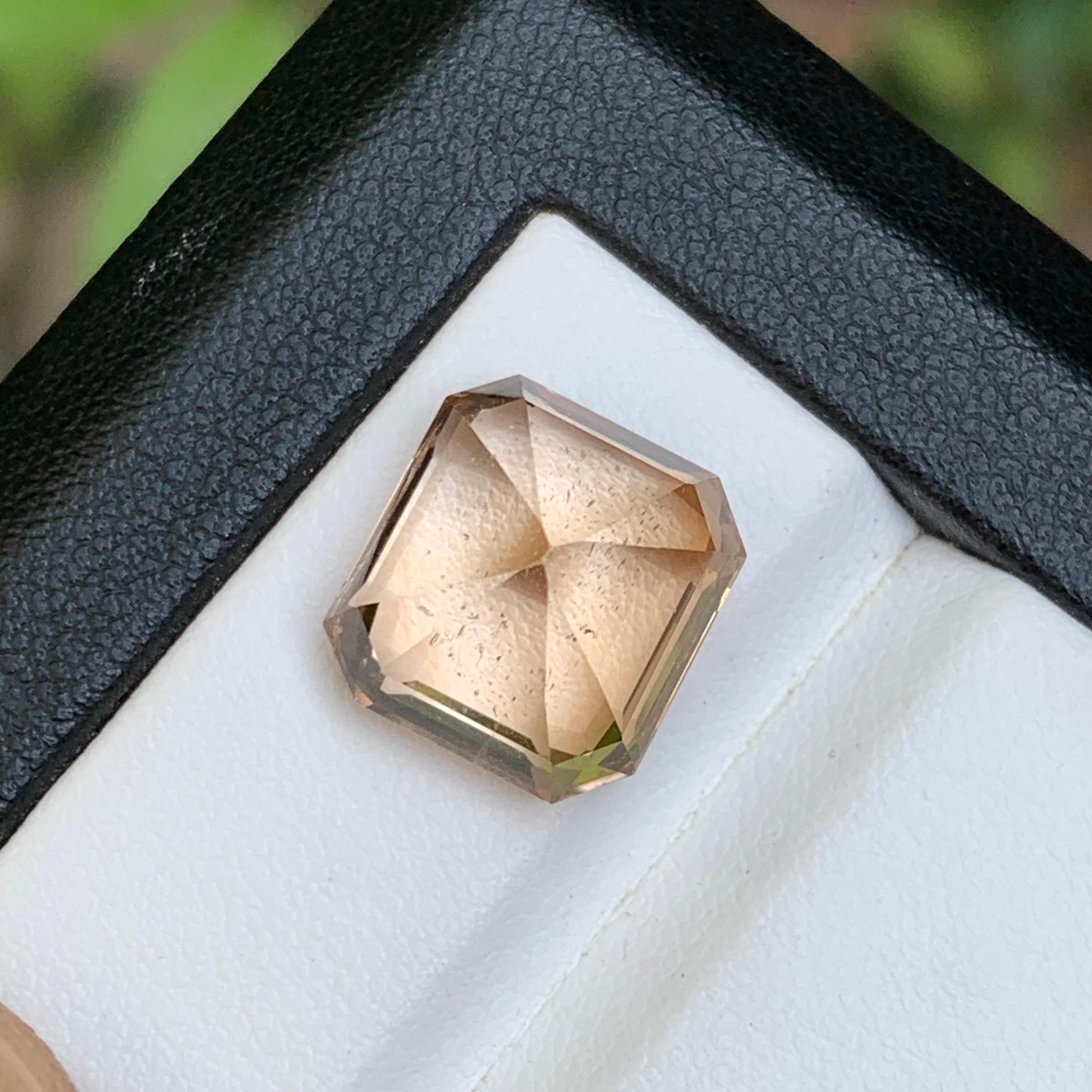 Bräunlich Goldener Natürlicher Topas Ring, Anhänger Loser Edelstein 12.90 Ct Oktagon Schliff im Zustand „Neu“ im Angebot in Peshawar, PK