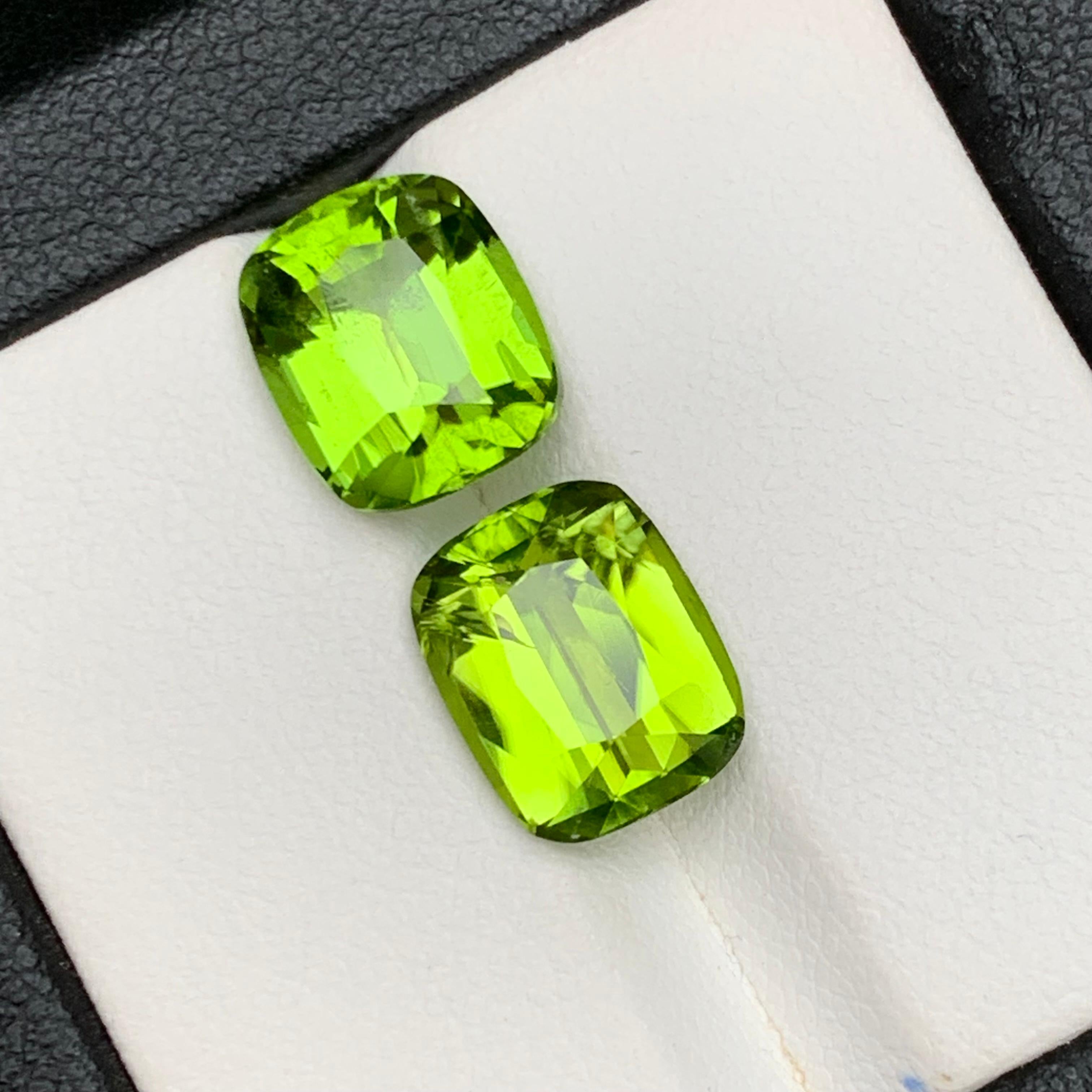Taille coussin Boucles d'oreilles péridot naturel vert vif, pierres en vrac 8.05 ct taille coussin en vente