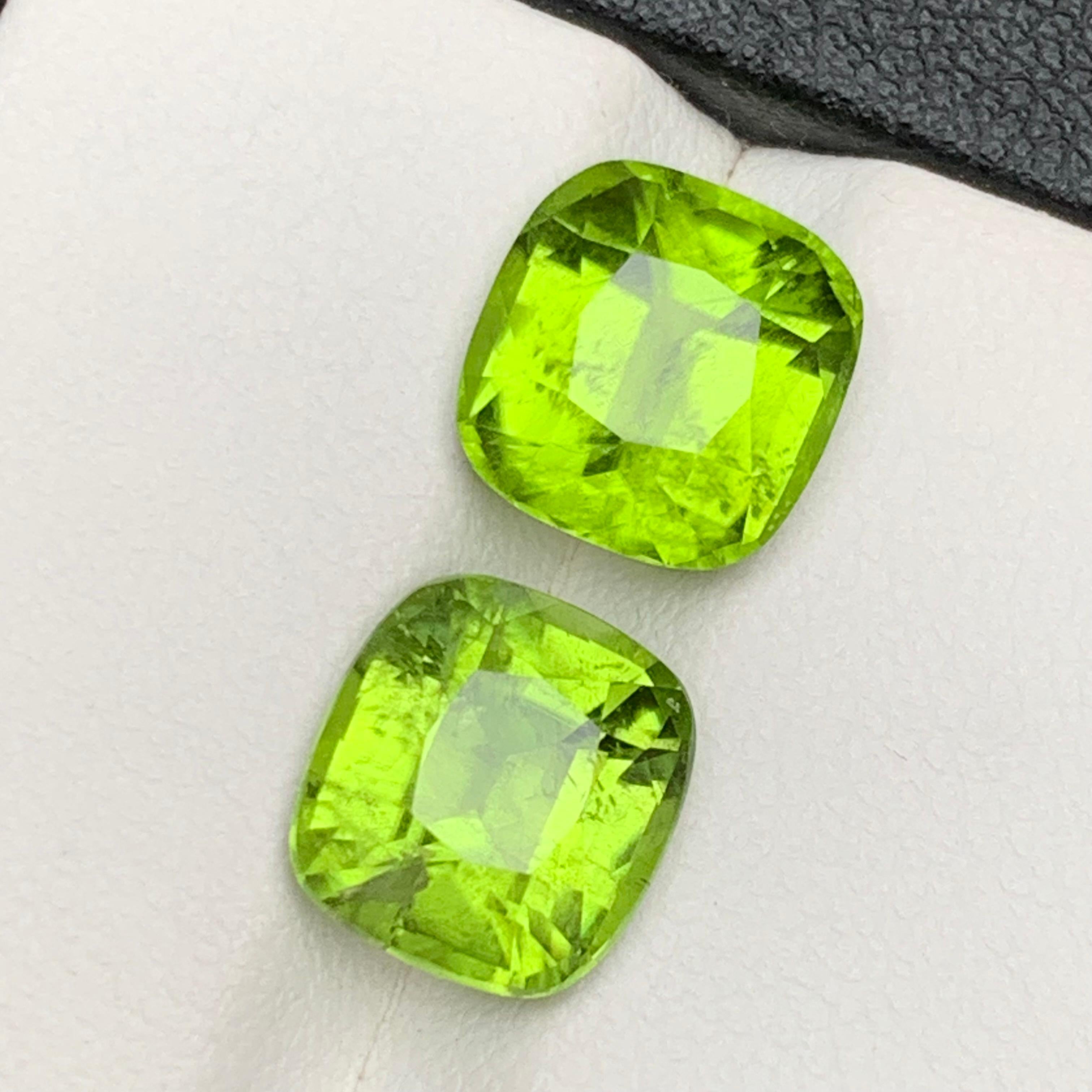 Péridot vert vif naturel pierres en vrac pour bague, boucles d'oreilles, collier pendentif ou tout autre bijou - taille coussin de la mine de Supat, Kohistan Pakistan !

💎 TYPE DE PIERRE PRÉCIEUSE : Péridot
⚖️ POIDS : 6.90 Carats
🪚 SHAPE & CUT :