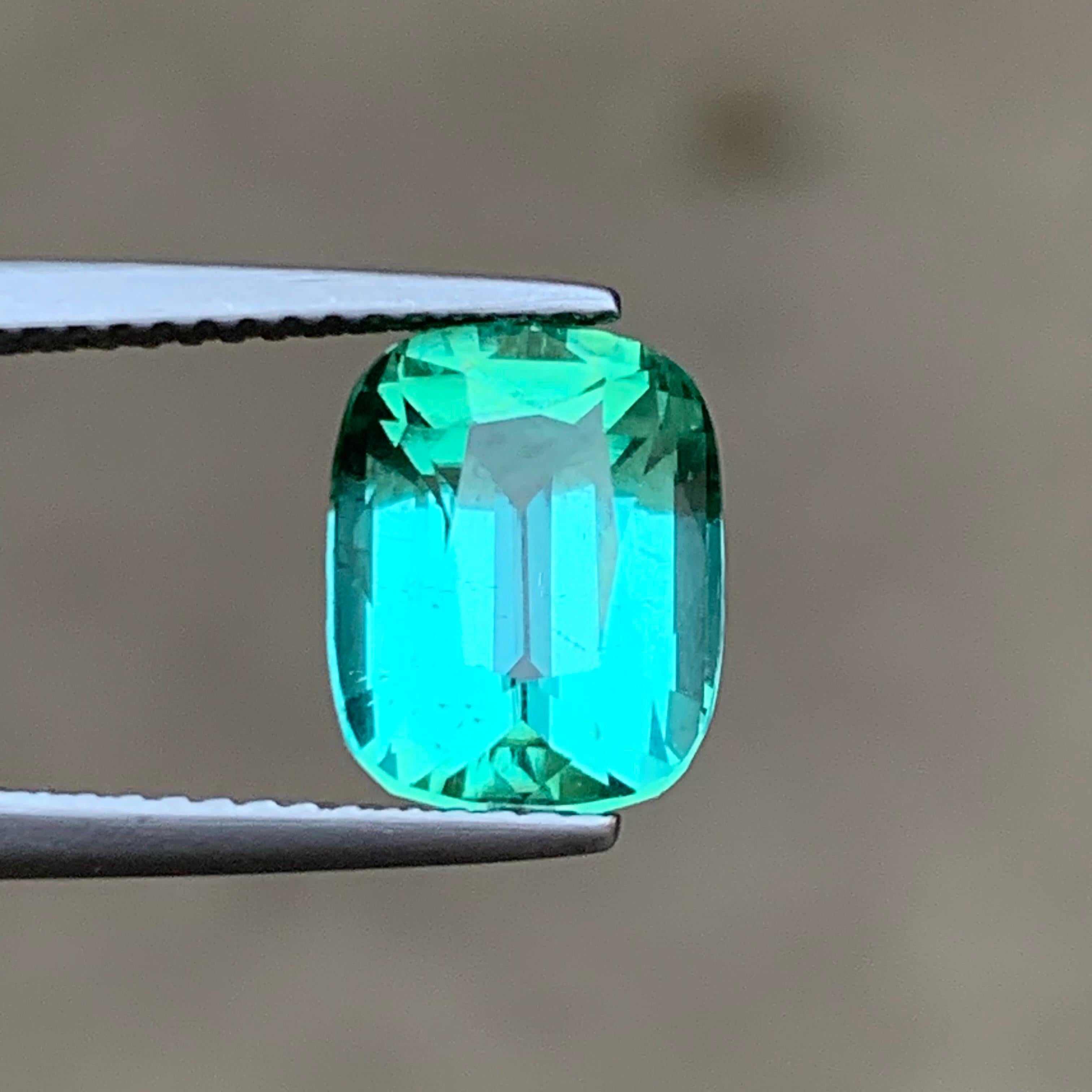 Anello con tormalina naturale verde menta bluastra, gemma sciolta da 4,10 carati, gioiello a cuscino in vendita 4