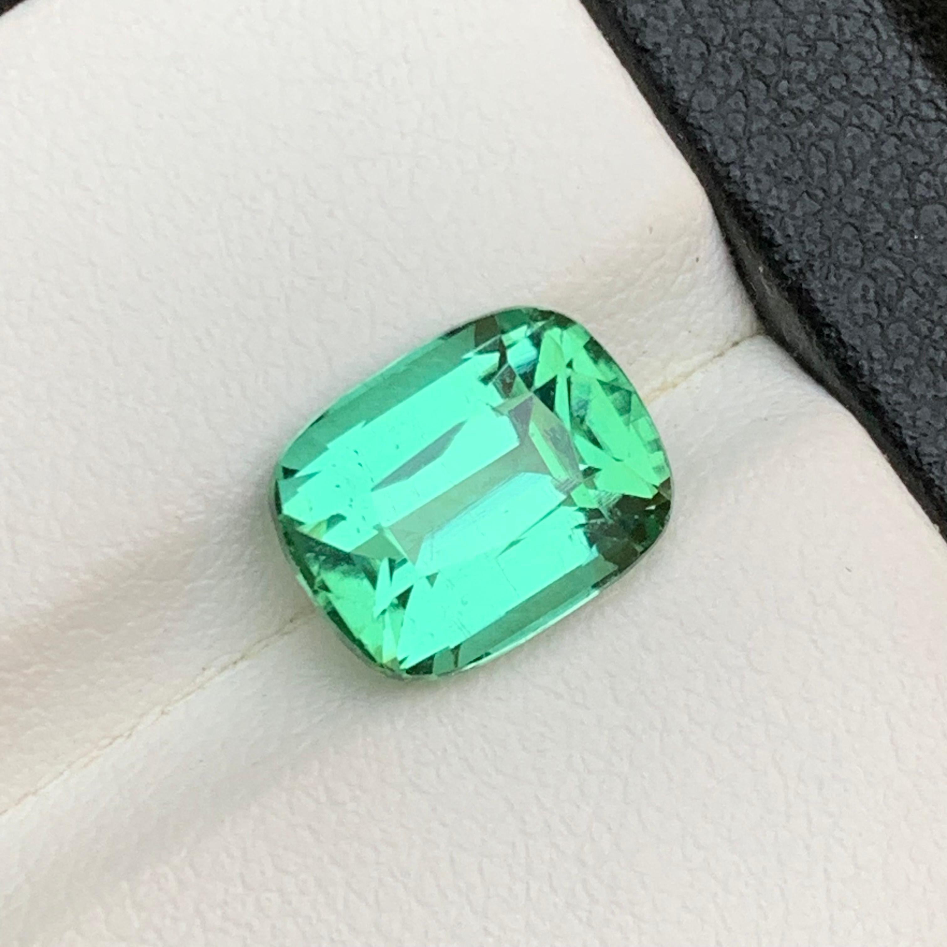 Anello con tormalina naturale verde menta bluastra, gemma sciolta da 4,10 carati, gioiello a cuscino in vendita 6