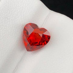 5,04 Karat natürlicher rötlich-orangefarbener Spessartin-Granat im Herzschliff, loser Edelstein