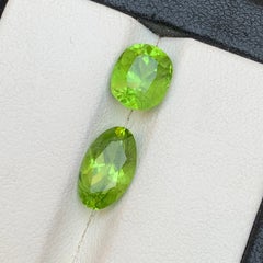 Lebendiges Grün Natürlicher Peridot 4.22 Karat Ovalschliff Lose Edelsteine für Schmuck
